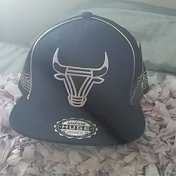 Snapback hat - Picture 1 of 2